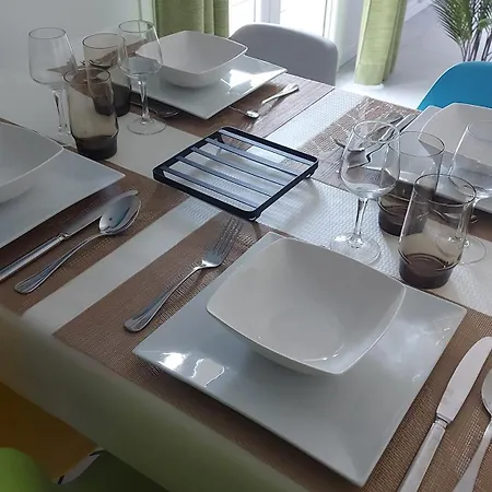 T2, 50m Du Lac, Piscine, Wifi, Jardin Terrasse Sans Vis-a-vis, 1 A 4 Pers Apartmán *